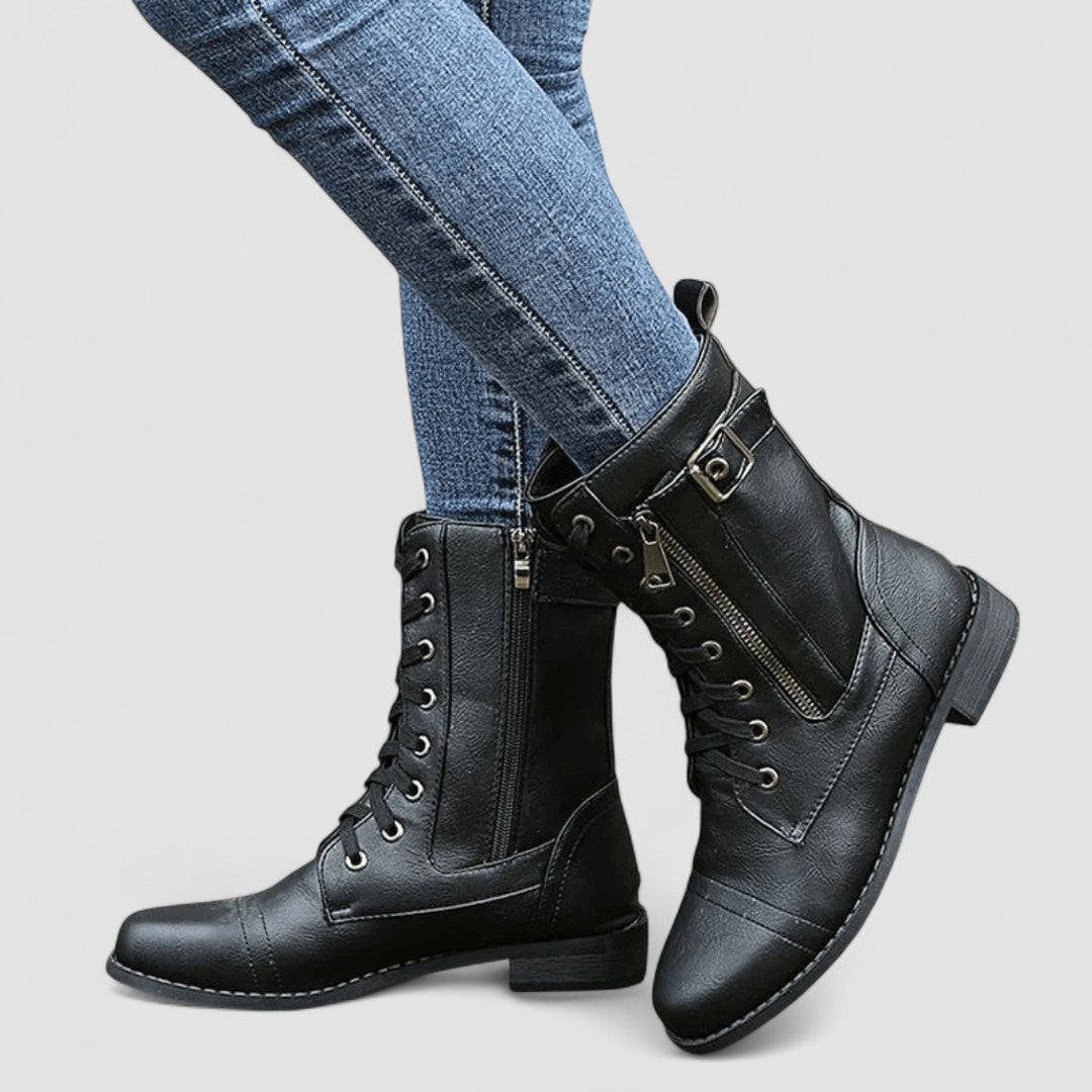 Sylvia | Botas camperas de piel bordadas