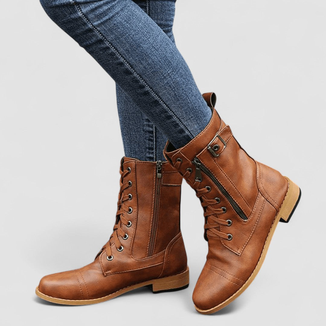 Sylvia | Botas camperas de piel bordadas