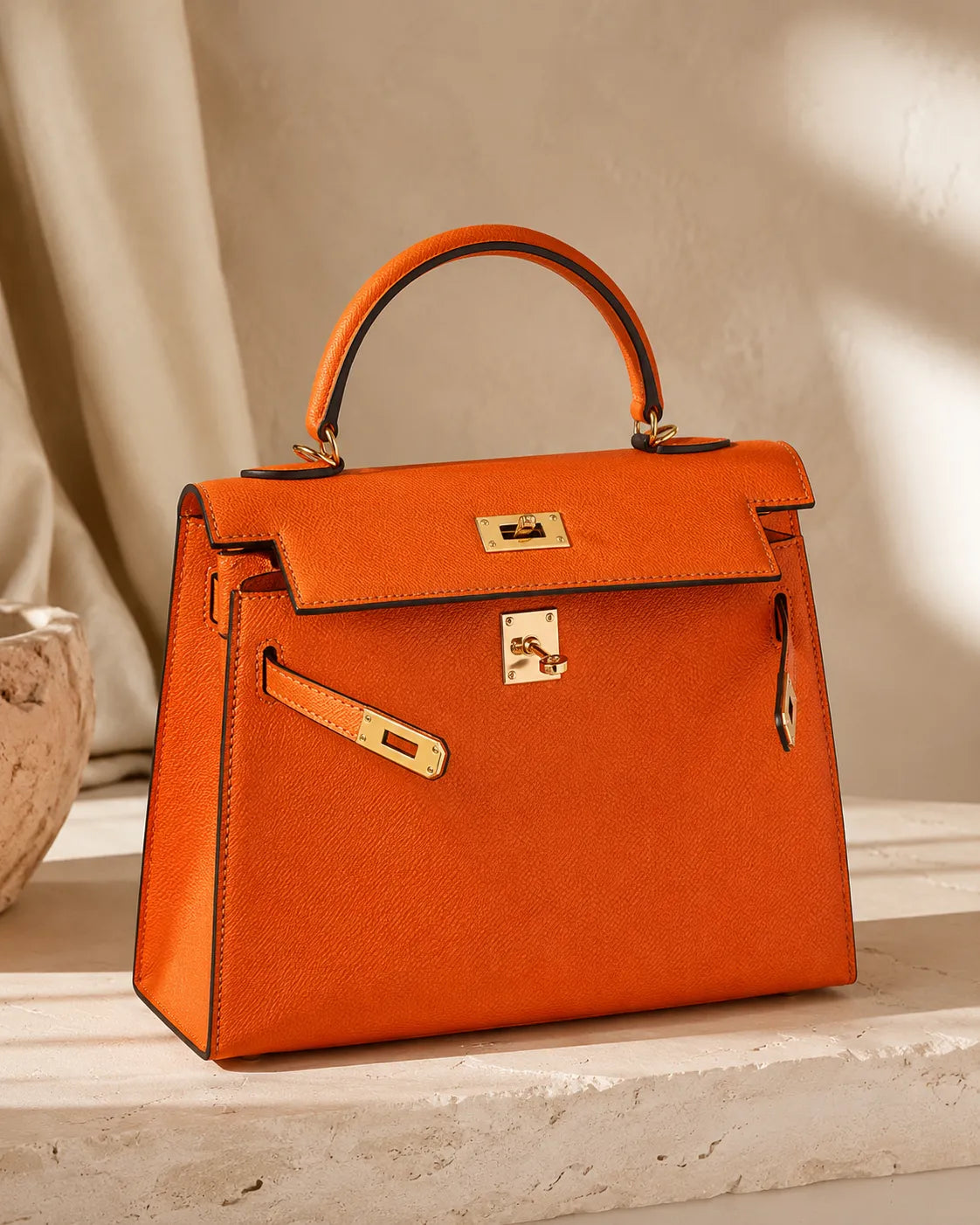 Bolso Celeste en color naranja