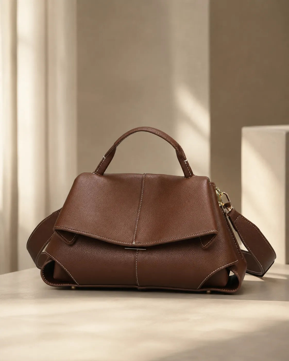 Bolso Vivienne en color marrón