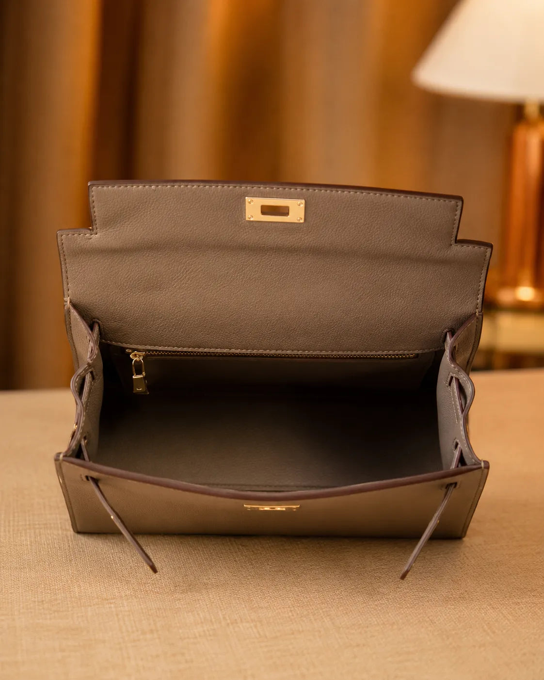 Celeste | Bolso de mano estructurado