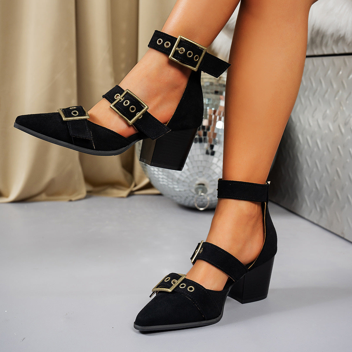 Vivienne | Zapatos de ante con tres hebillas