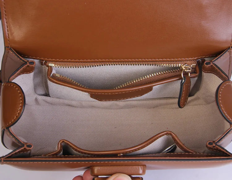 Astor | Bolso de piel con asa de bambú