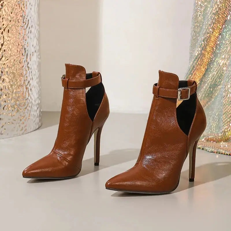 Chloe | Zapatos de tacón de piel con pulsera