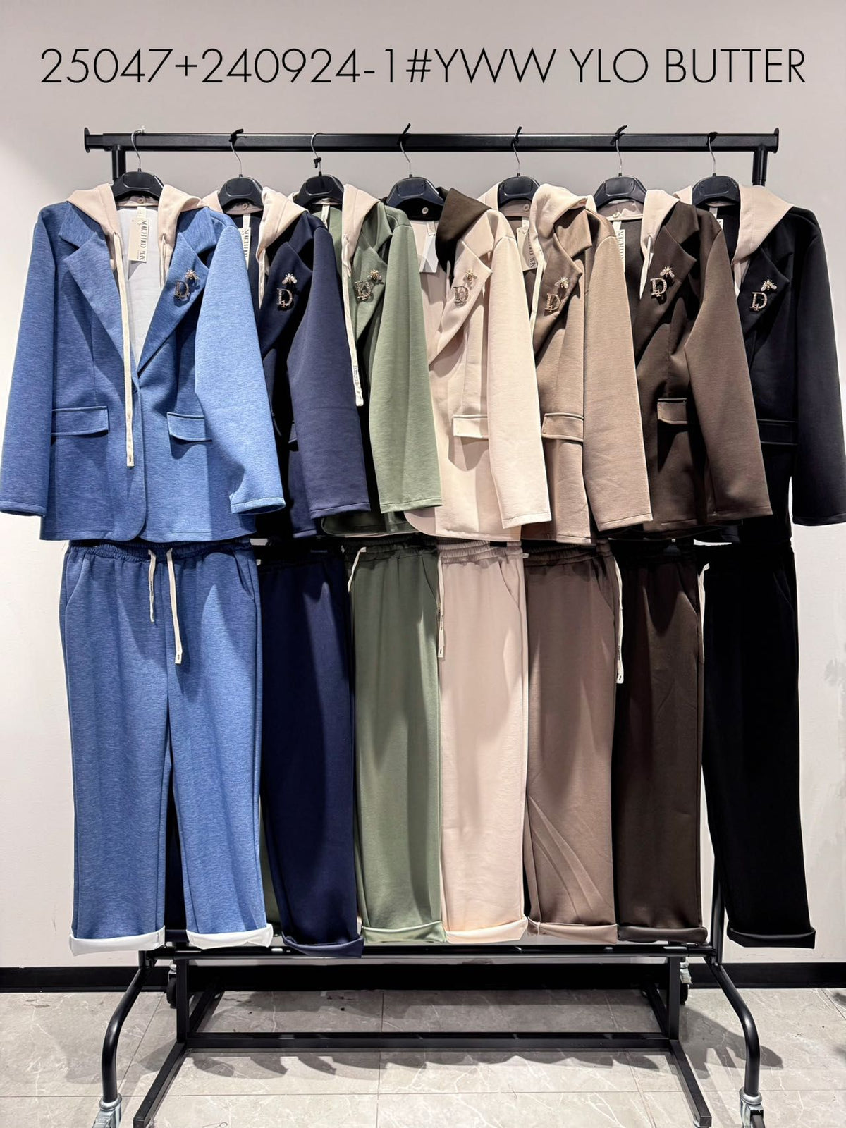 Traje Mad Woman con americana de capucha