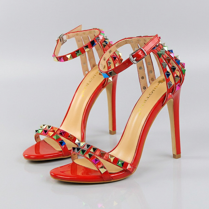 Serena | Zapatos de aguja con tachuelas