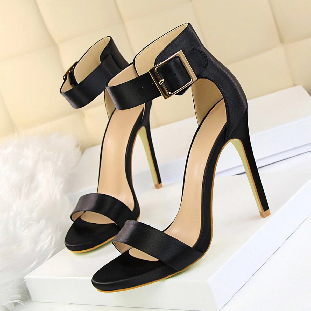 Queen | Zapatos de tacón con pulsera