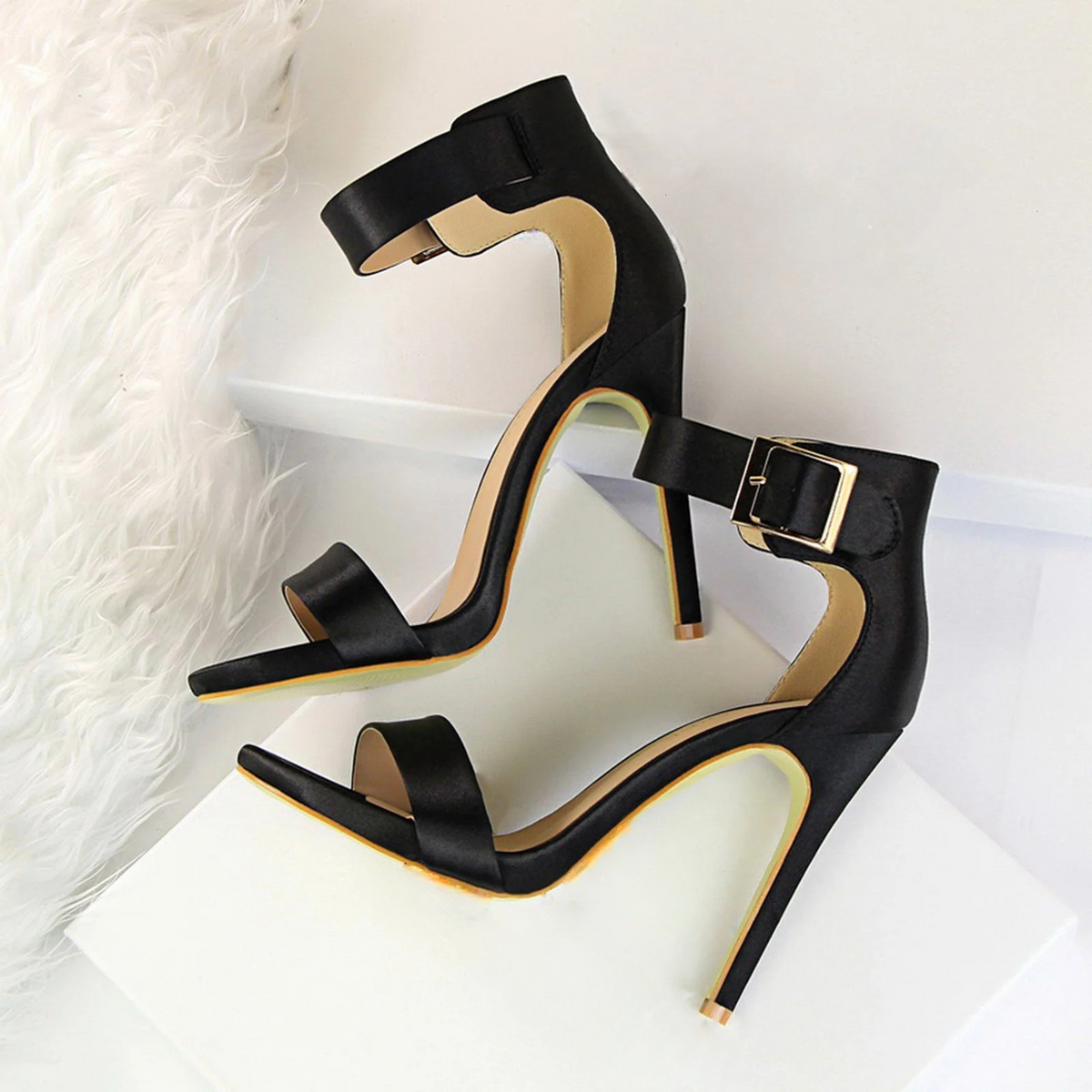 Queen | Zapatos de tacón con pulsera